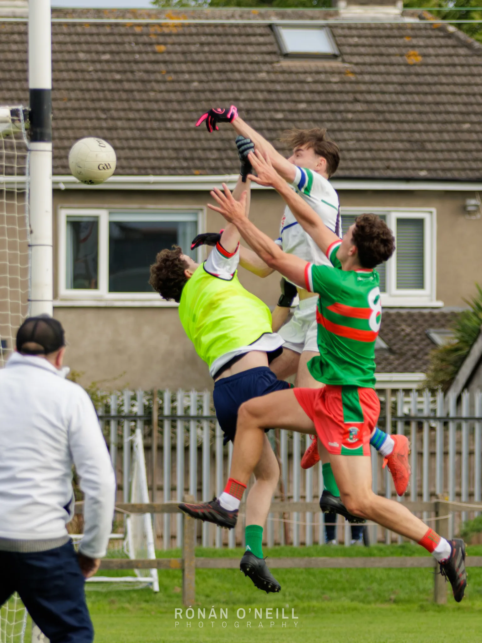 Naomh Barróg vs. St Mary's Saggart — Dublin Senior Football Championship 2, Pairc Barróg, September 2026 (photograph 22 of 40)