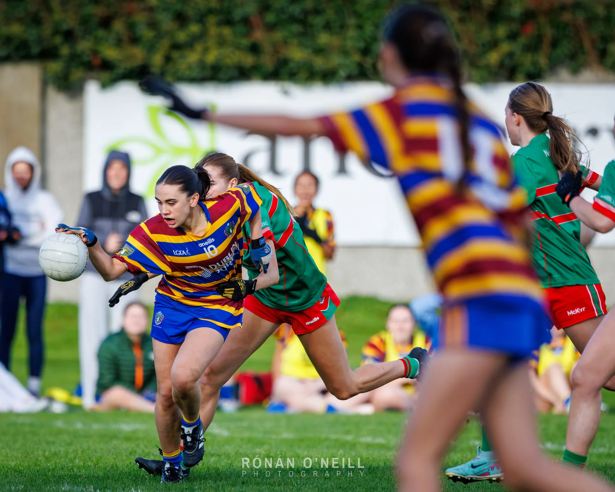 Naomh Barróg vs. Scoil Uí Chonaill — Dublin Minor Ladies Football Championship, Scoil Uí Chonaill, Clontarf Road, October 2026 (photograph 36 of 45)